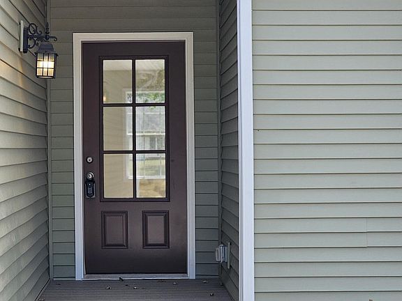 4th image of 4790 Woodside Dr