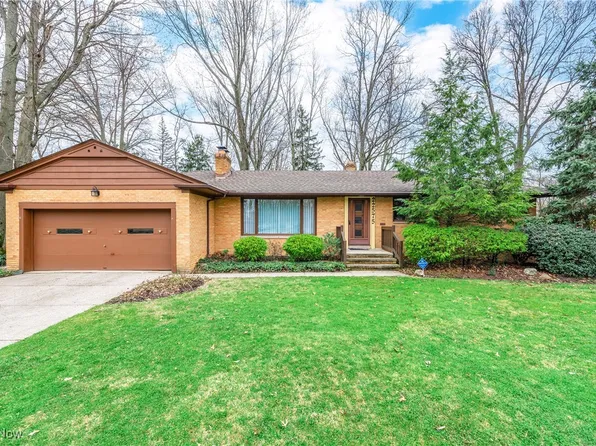 22575 Haber Dr, Fairview Park, OH 44126