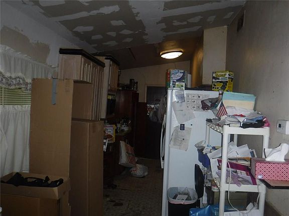 3rd image of 522 Willowbrook Dr