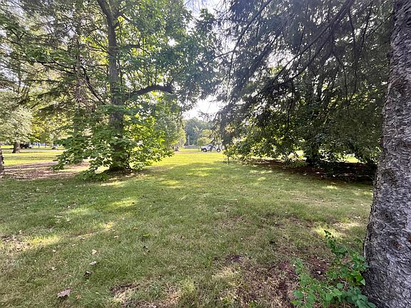 5th image of 21112 Wilmot Rd