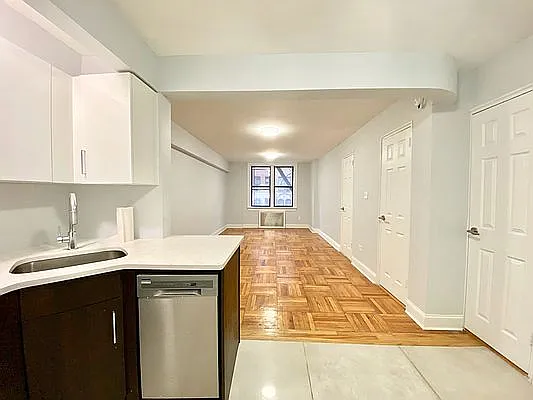 Rented by Zjama Realty Corp | media 13