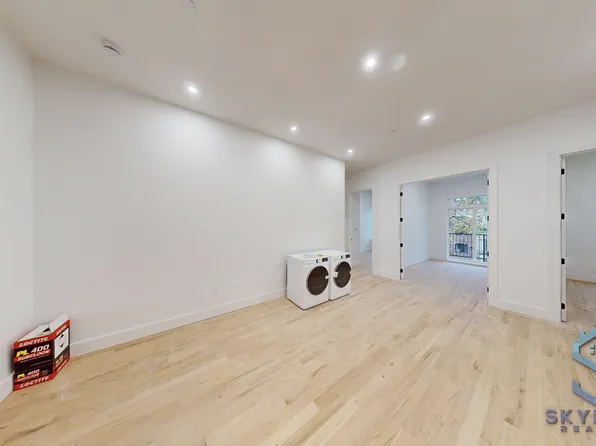 897 New York Avenue image 5 of 28