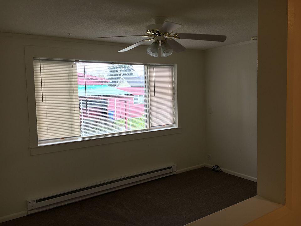 2nd image of 4520 Yakima Ave