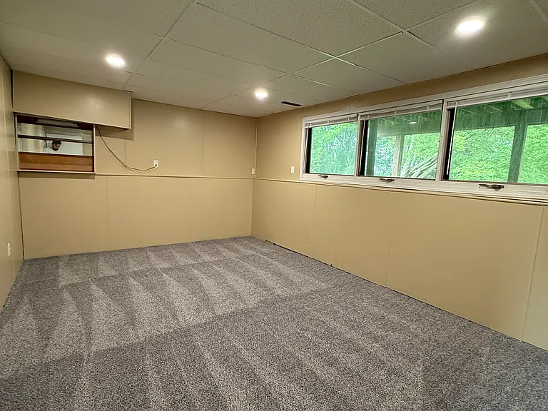 2582 McIntosh Ave NE — Photo 20