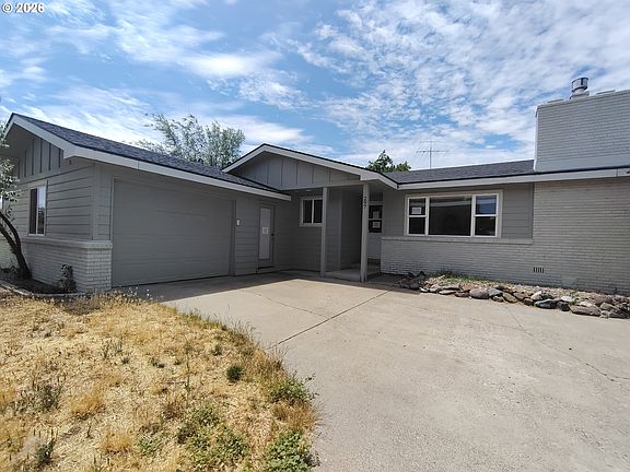 2nd image of 297 NW 17th St