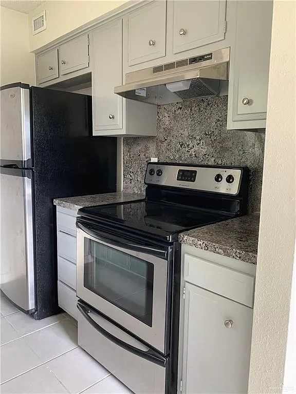 2 bed, 1.5 bath, 5160 sqft, $1,100 — Photo 2