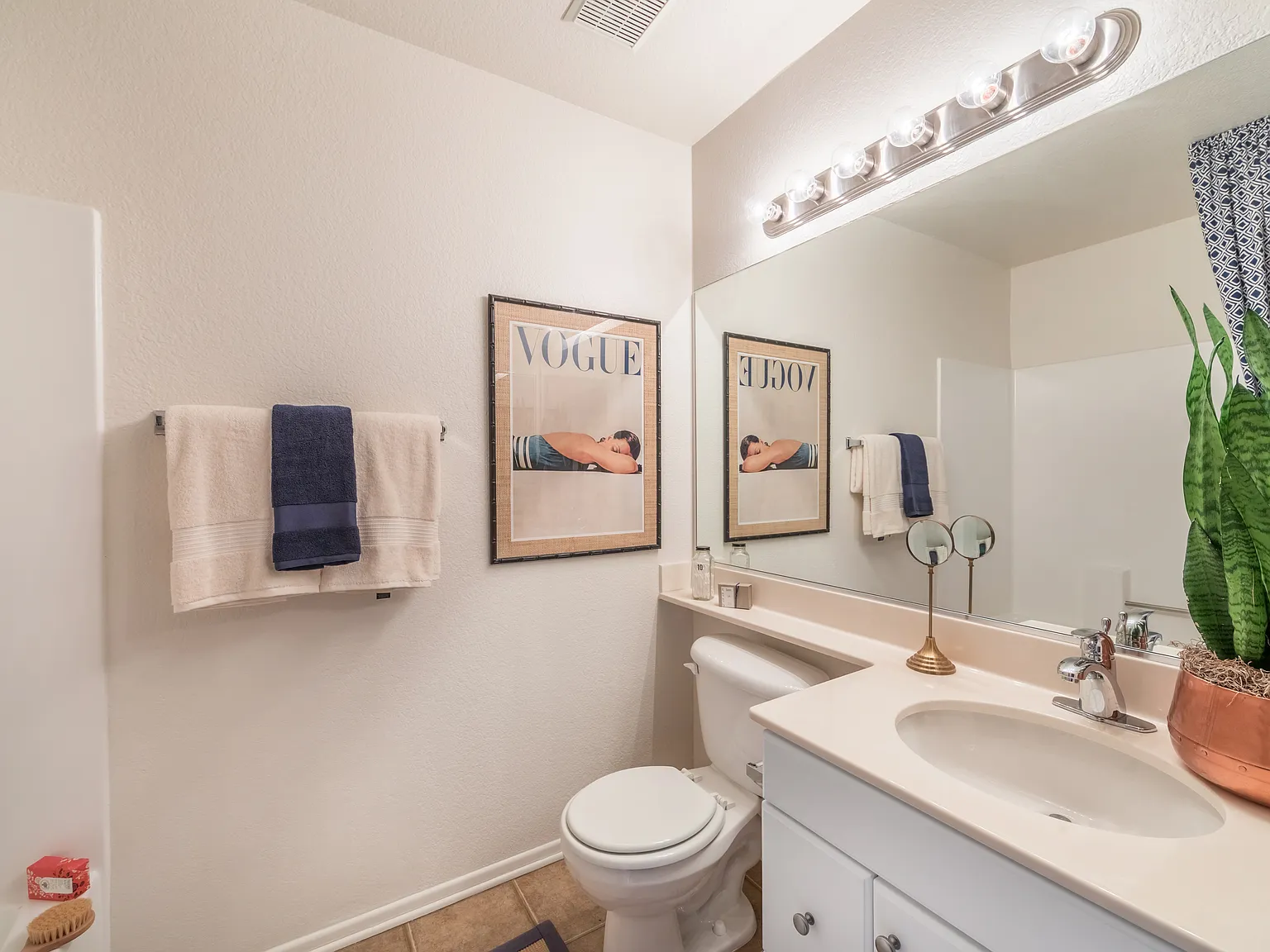 Rancho Tierra Apartment Homes — Photo 4