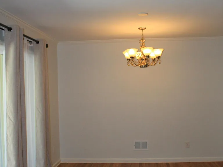916 Stanton Dr — Photo 7