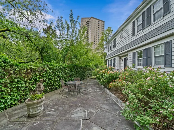 2711 Edgehill Avenue image 3 of 41