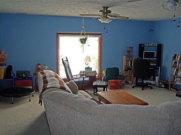 4th image of 105 Bobbys Dr
