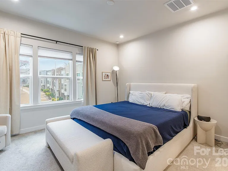 924 Broad River Ln — Photo 12