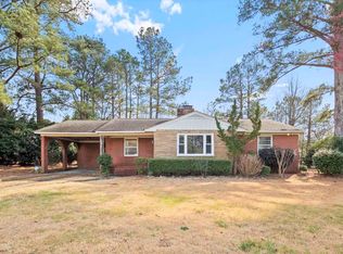 121 Sweetbriar Rd, Angier, NC 27501