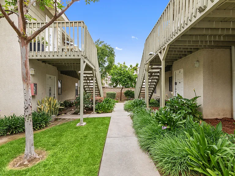 La Sierra Apartments — Photo 59