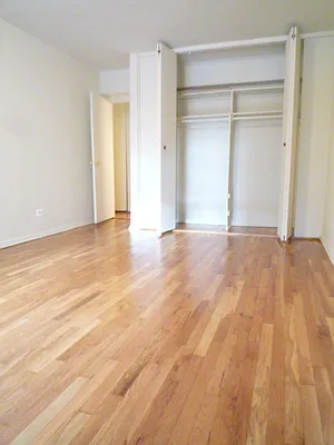 Rented by DSA Realty Midtown West | media 16