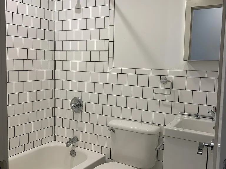 564 Main St #2A — Photo 5