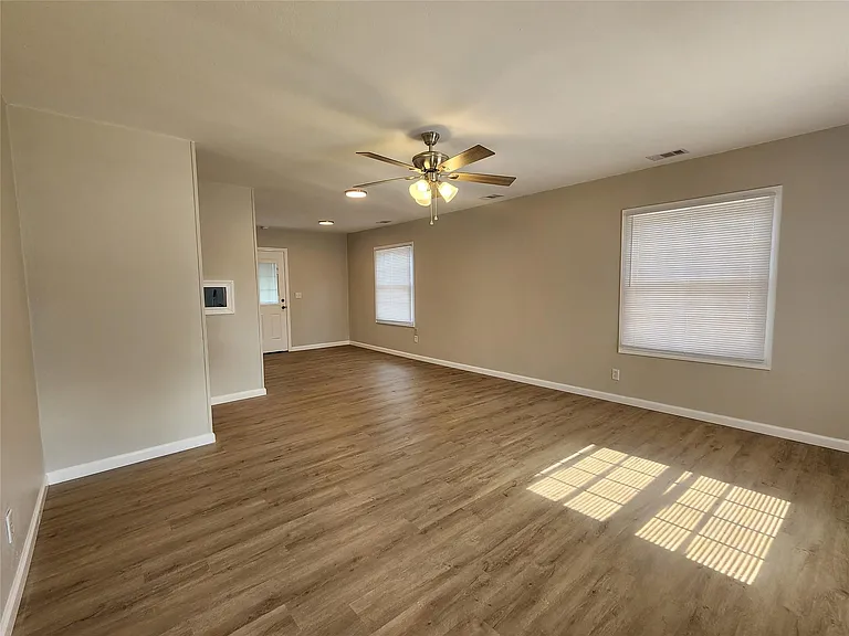138 W Marion St — Photo 19