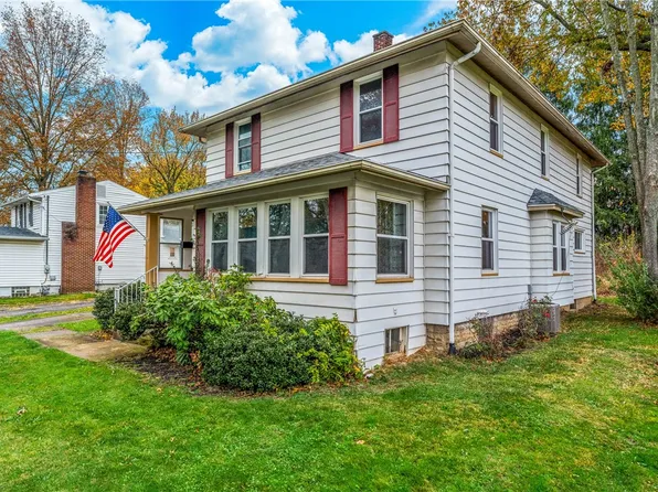 45 Baker Ave, Hermitage, PA 16148