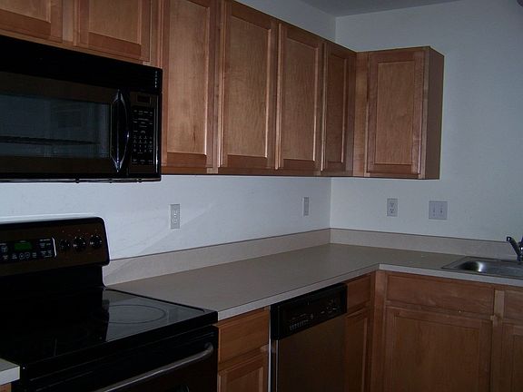 3rd image of 647 Lewa Downs Dr #1