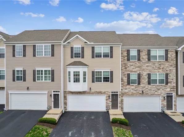 626 Freedom Dr, Carnegie, PA 15106