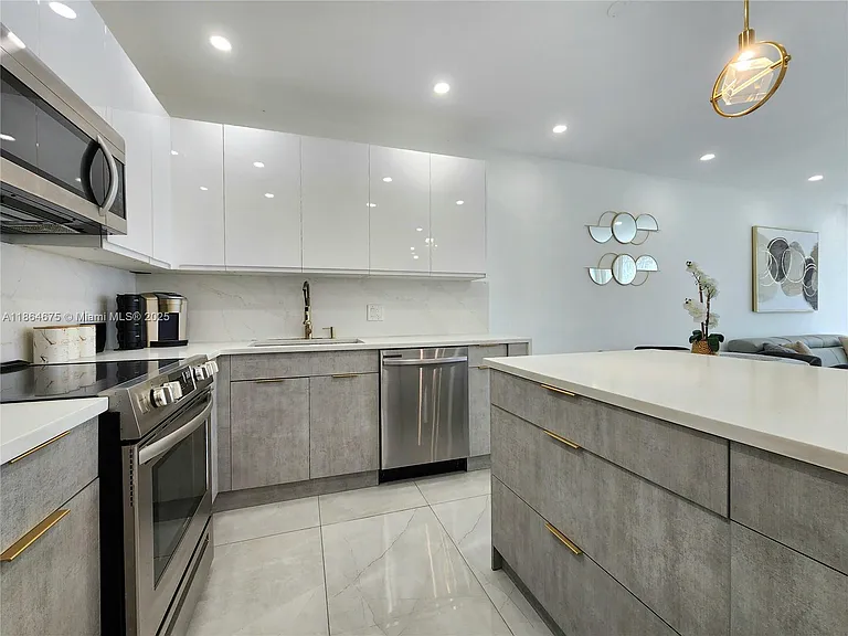 3505 S Ocean Dr #1502 — Photo 14