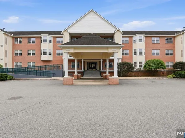 401 Dercole Ct APT 120, Norwood, NJ 07648