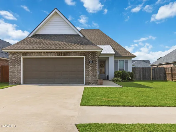 208 Gable Crest Dr, Lafayette, LA 70508