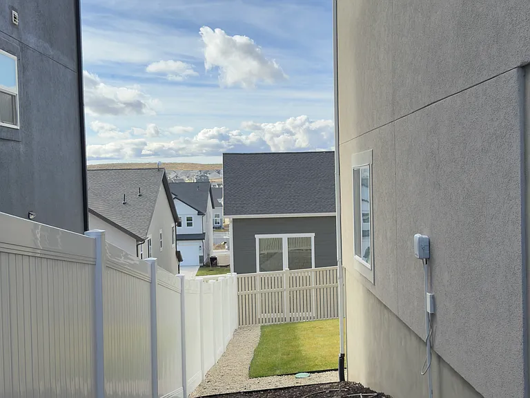 1457 W Russo Dr — Photo 34