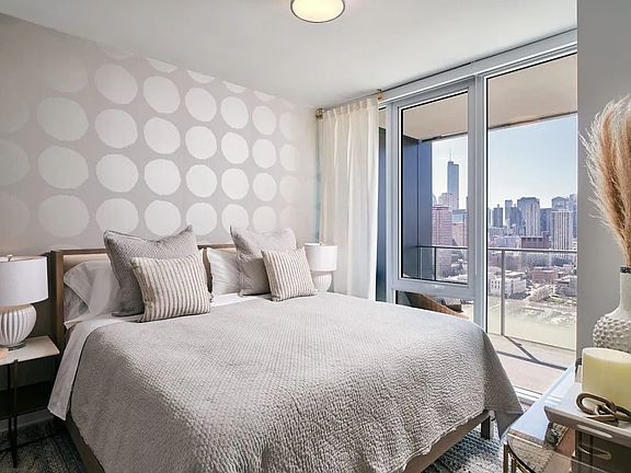4th image of 1141 N Wells St #5