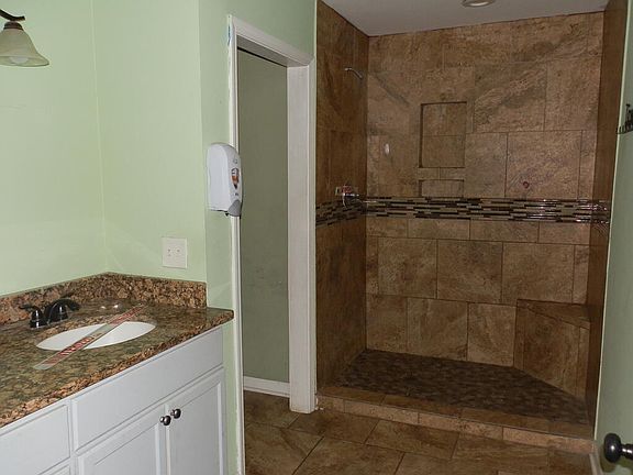 2nd image of 192 Cardinal Blvd SE