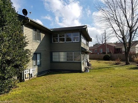 2nd image of 320 Huff St
