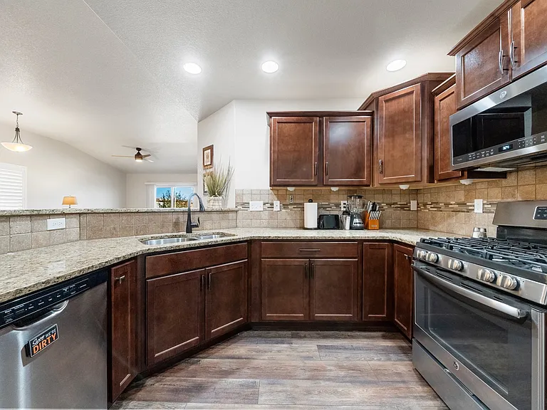 8197 Mockorange Hts — Photo 21