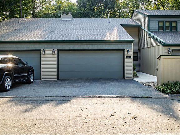 2nd image of 2049 Trailridge N