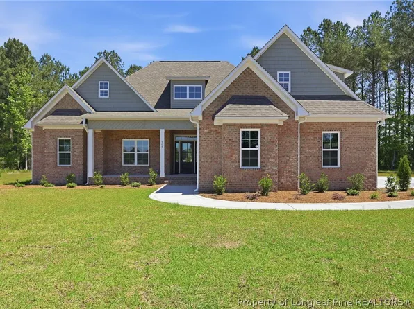 509 Autumn Leaf Ct, Lumberton, NC 28358