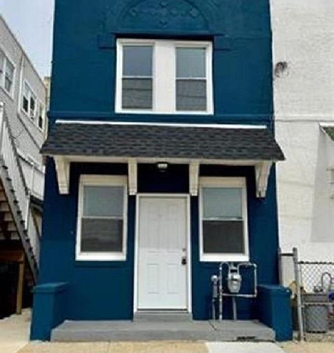 1st image of 1 S Metropolitan Ave