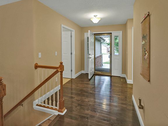 3rd image of 2503 W Stonehenge Ct