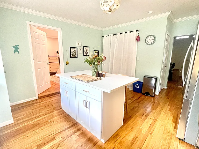 19 Holmes Dr — Photo 14