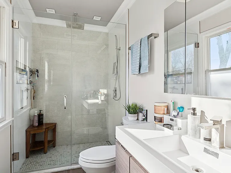 9 Seaside Ave — Photo 12