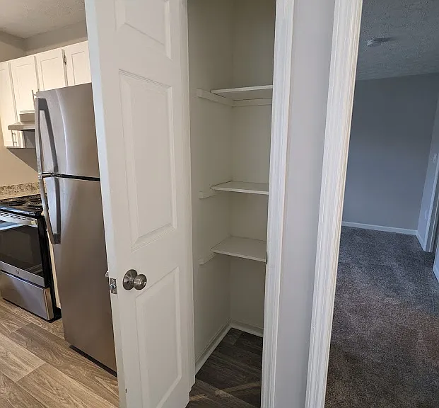 Spinnaker Cove Apartments — Photo 24