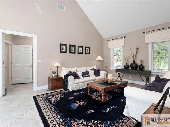 213 Cranbury Neck Rd, Cranbury, NJ 08512