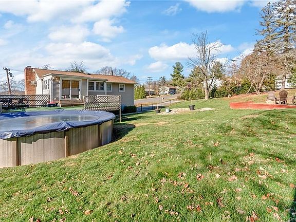 3rd image of 37 Poplar Dr