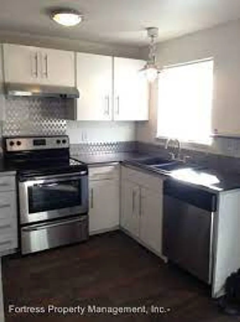 St Louis Townhomes — Photo 3