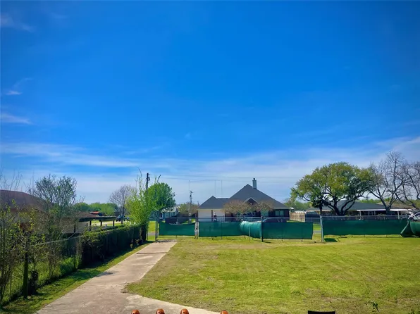 3804 20th St N, Texas City, TX 77590