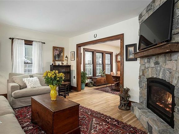 5th image of 194 Sycamore St