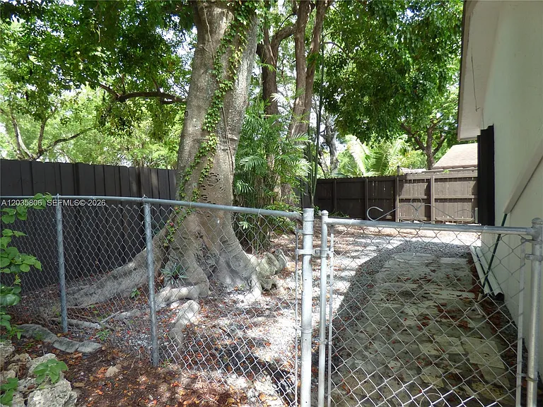 10857 SW 132nd Circle Ct — Photo 26