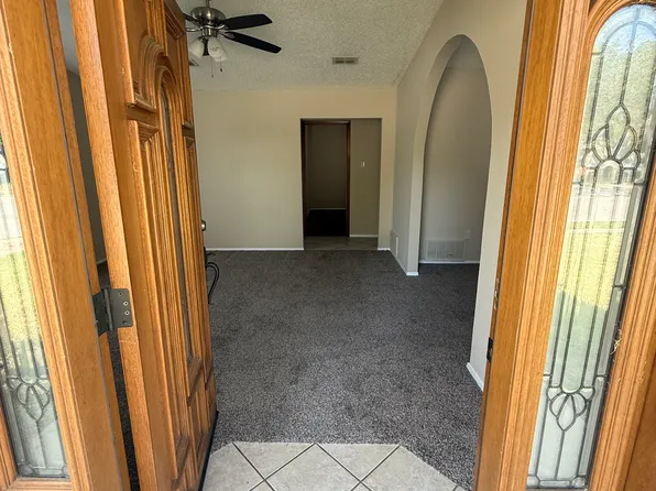 3428 Race St, Fort Worth, TX 76111