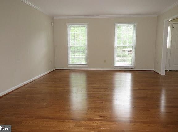 4th image of 9930 Derbyshire Ln