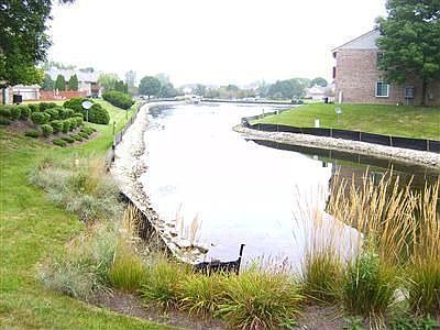 3rd image of 300 Waterfront Pl