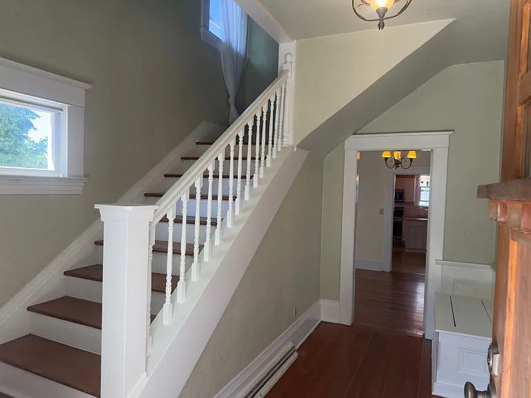 4853 NE 6th Ave — Photo 2