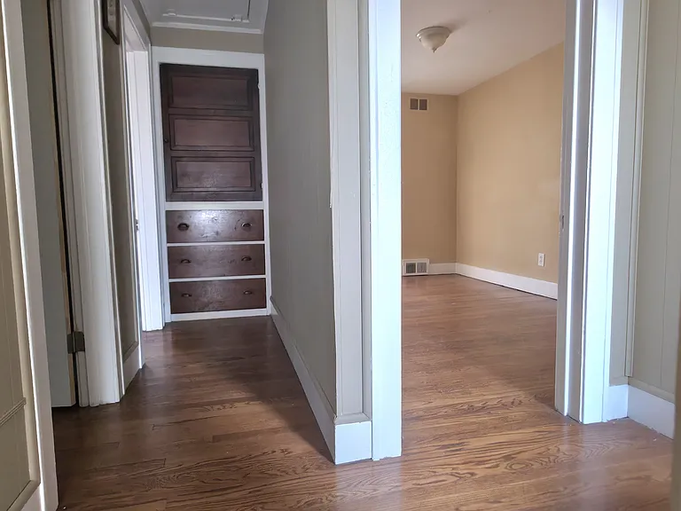 1661 Grant Ave — Photo 10