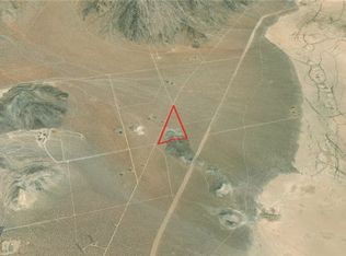 31450 Squaw Bush Rd, Lucerne Valley, CA 92356